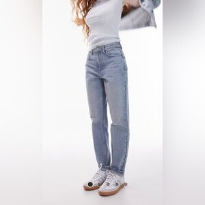 Topshop High Rise Mom Jeans in Bleach Size W26 L32